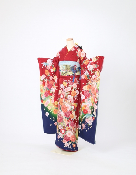 花柄がかわいい赤色のお振袖です♪