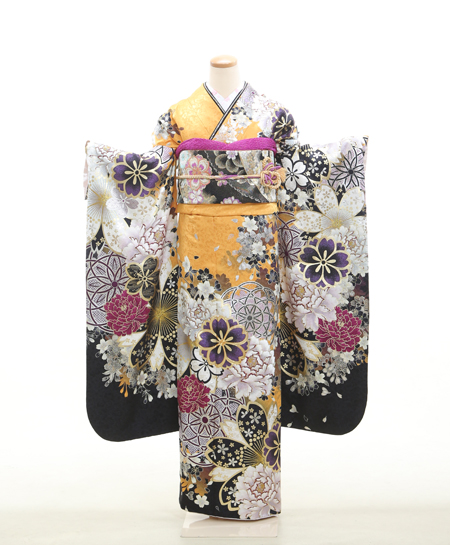 山吹色の豪華な振袖