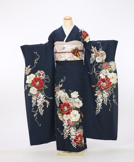 紺色古典の振袖です